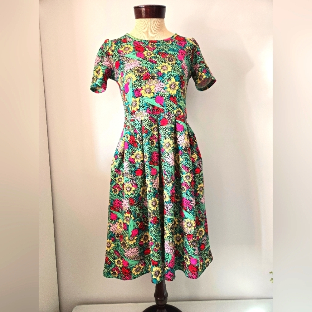 LULA ROE Floral Multicolor SHort Sleeve Midi Dress With Pockets. Size Small